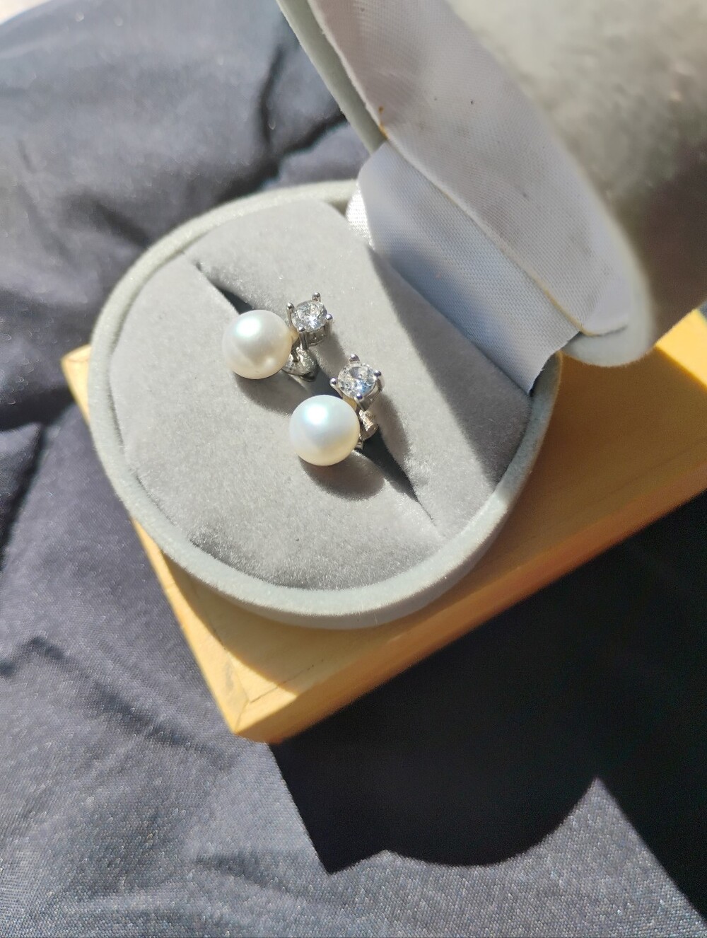 Lucoral Co., Inc Vintage Authentic Freshwater Pearl Earrings With Crystals
